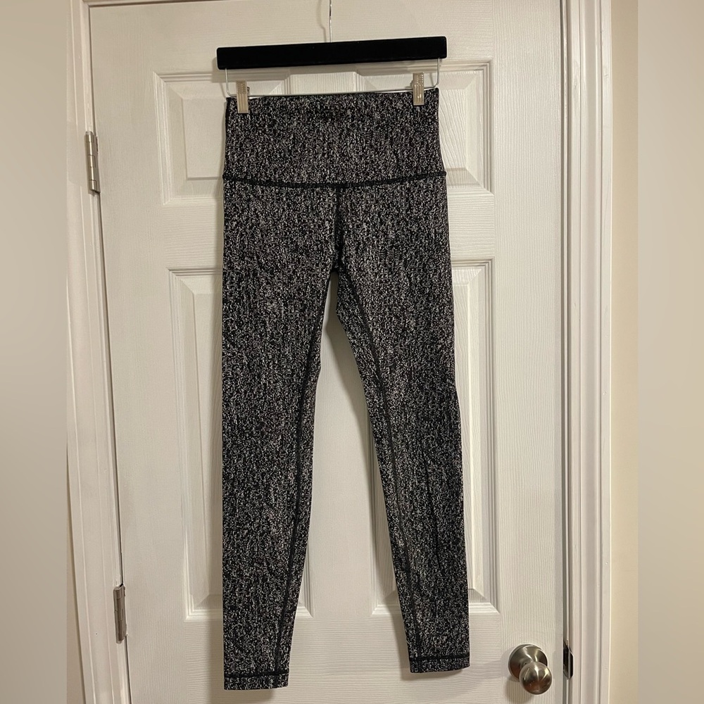 lululemon athletica Black and White Leggings- 30” Inseam Size 8